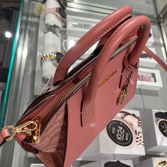 Michael Kors Avril Small Signature PVC Top Zip Satchel Crossbody Bag
Rose - Picture 5 of 16